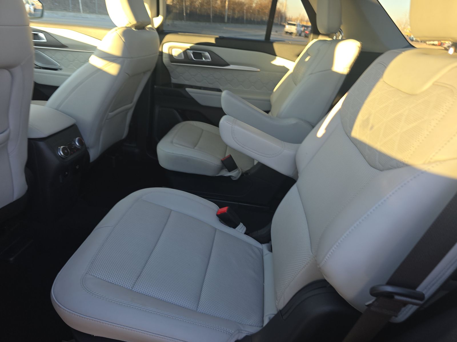 2025 Ford Explorer Platinum AWD