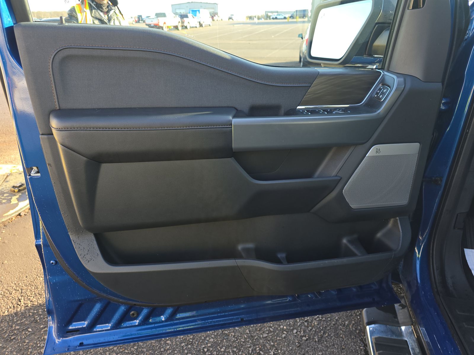 2025 Ford F-150 Lariat AWD