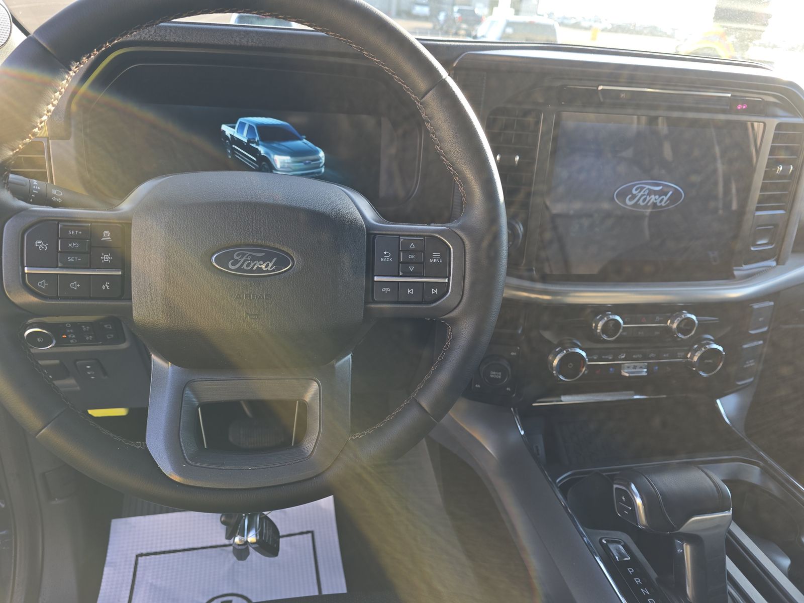 2025 Ford F-150 Lariat AWD
