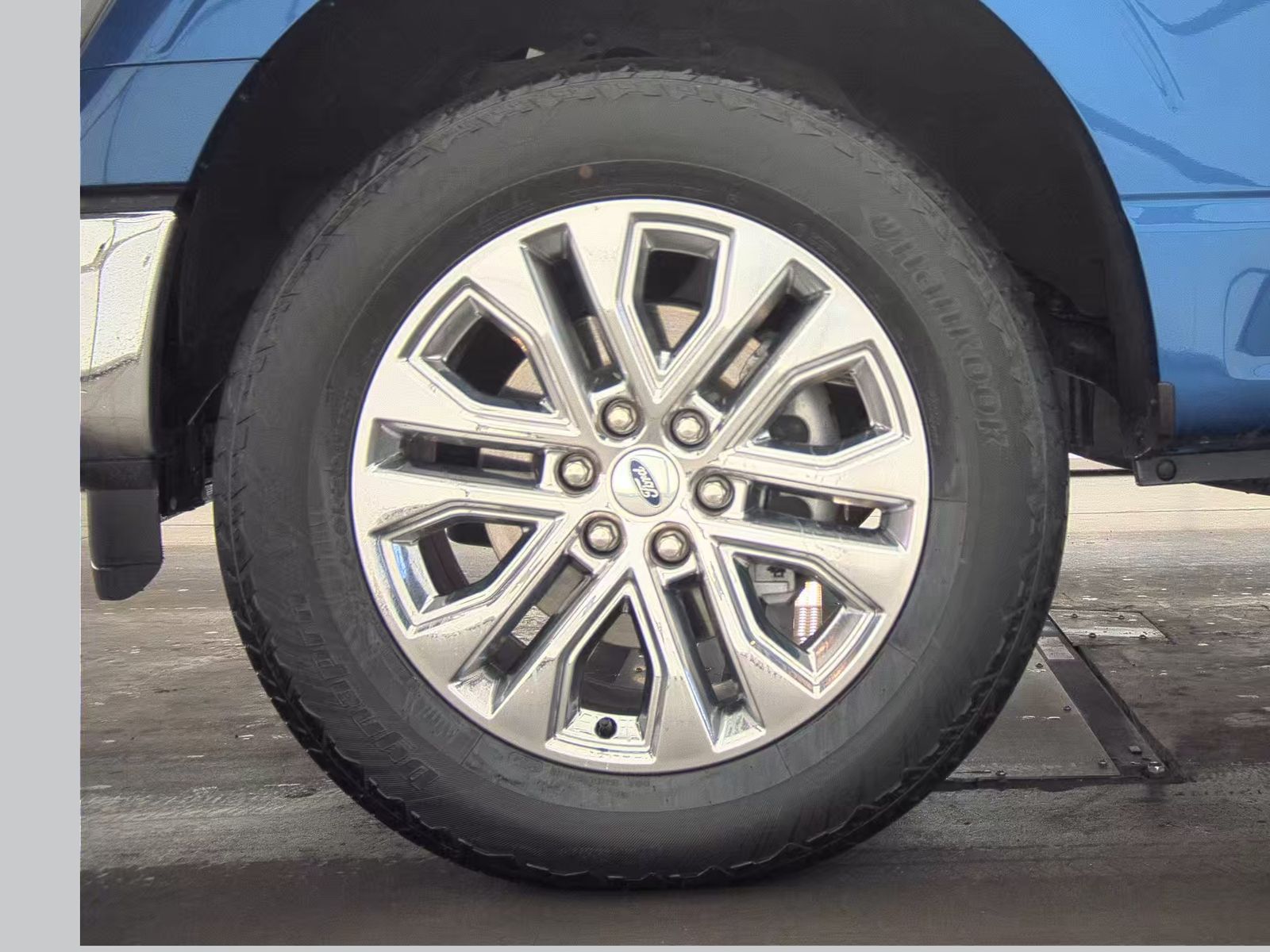 2025 Ford F-150 Lariat AWD