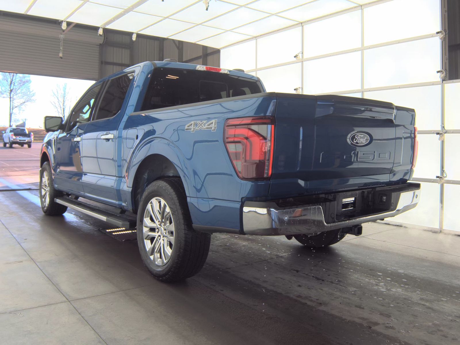 2025 Ford F-150 Lariat AWD