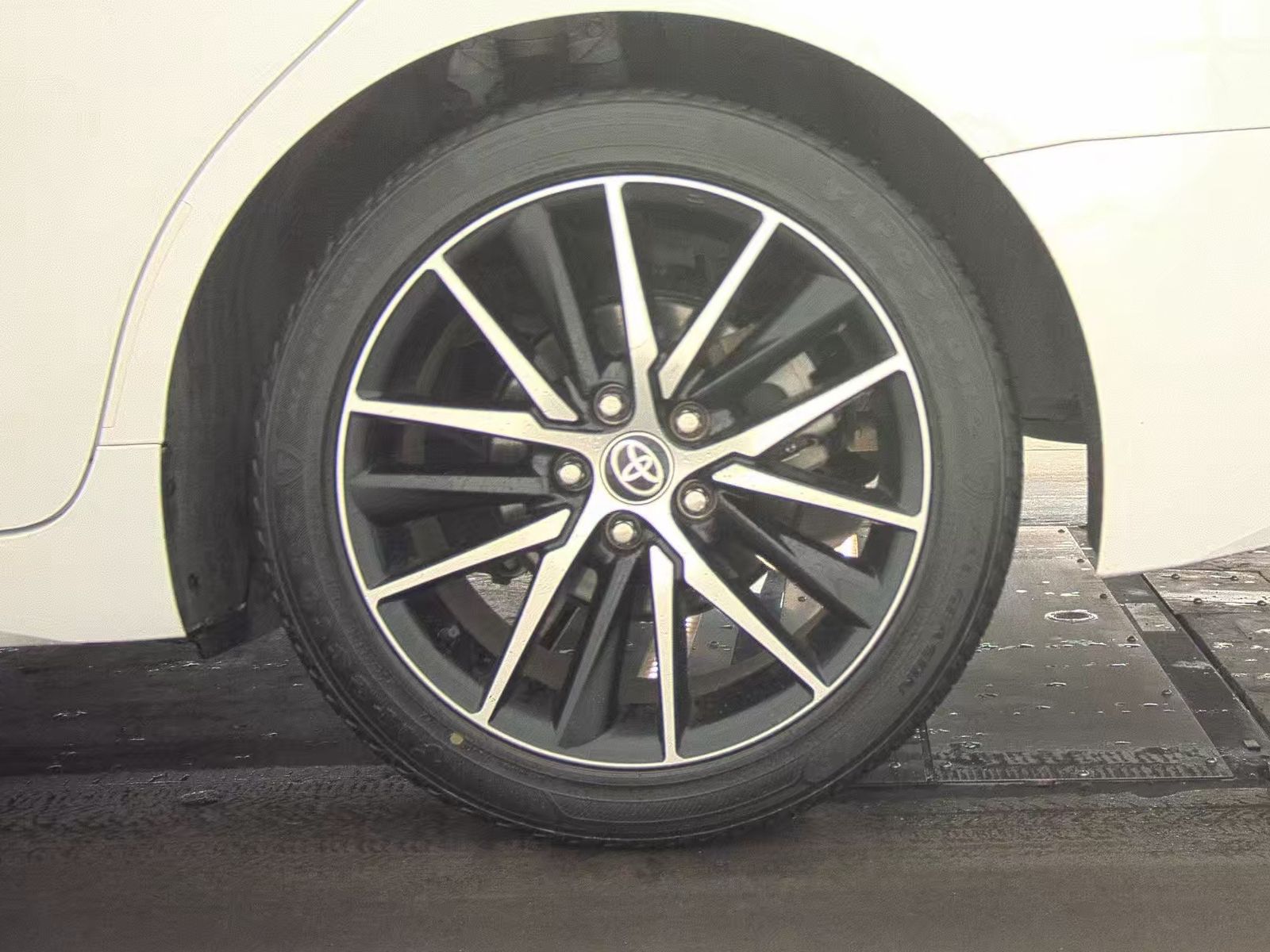 2024 Toyota Camry SE FWD