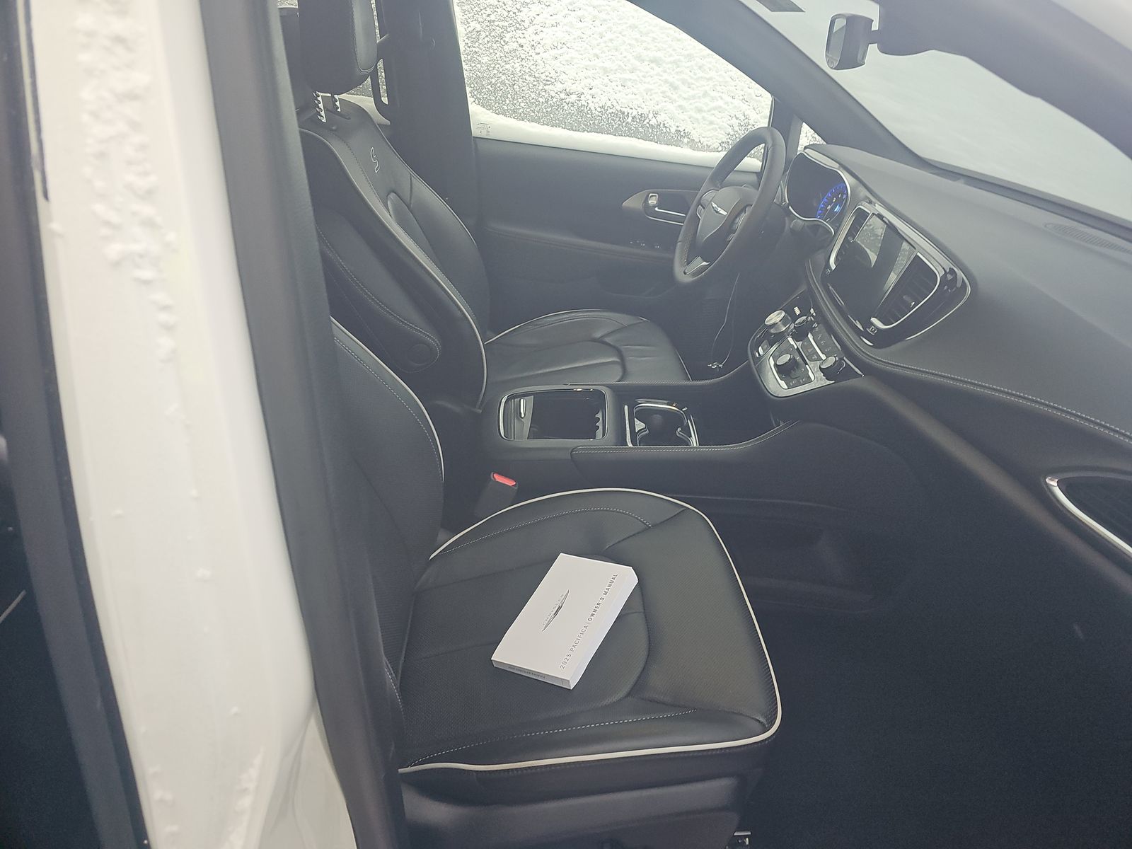 2025 Chrysler Pacifica Limited FWD