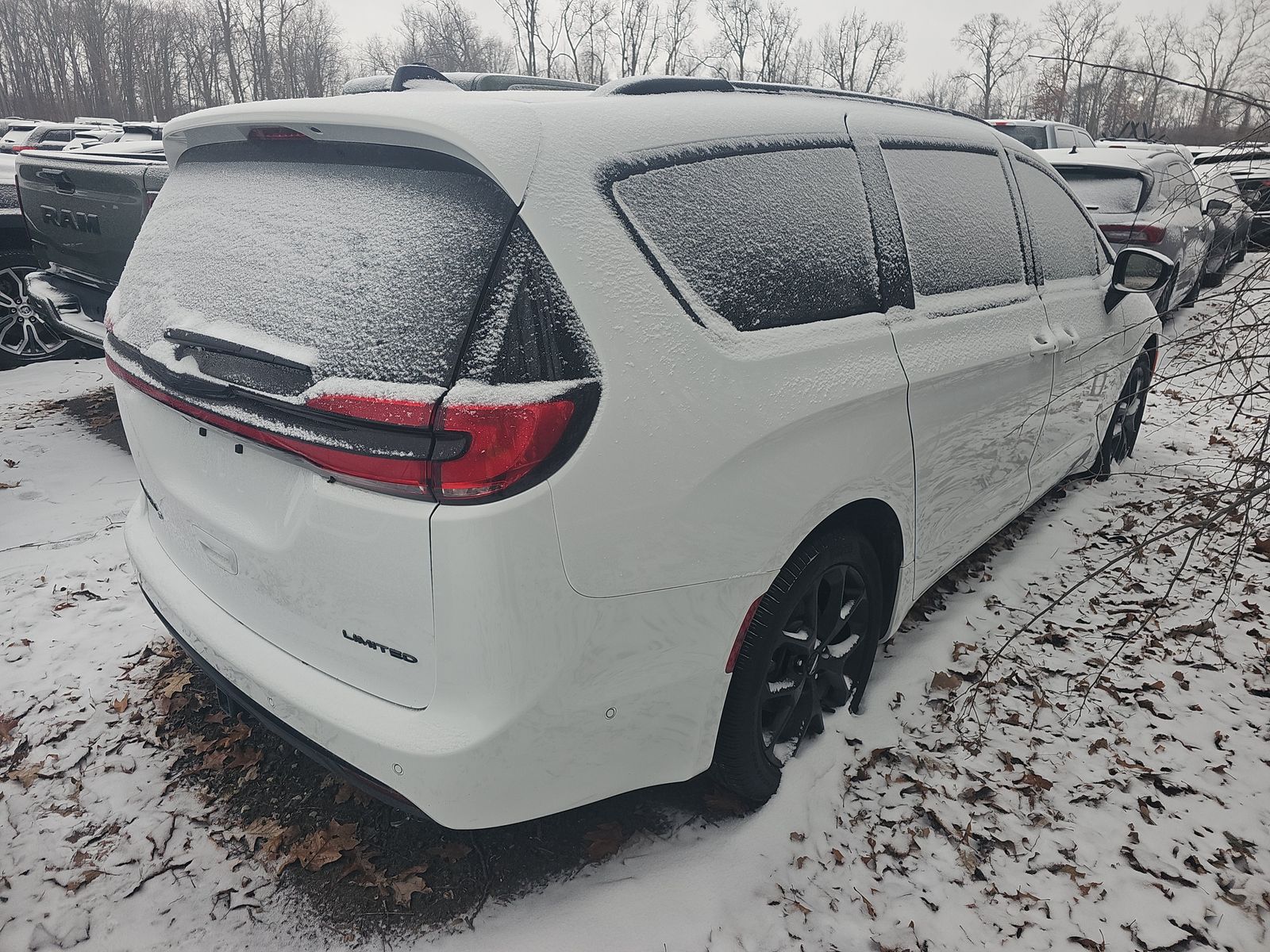 2025 Chrysler Pacifica Limited FWD