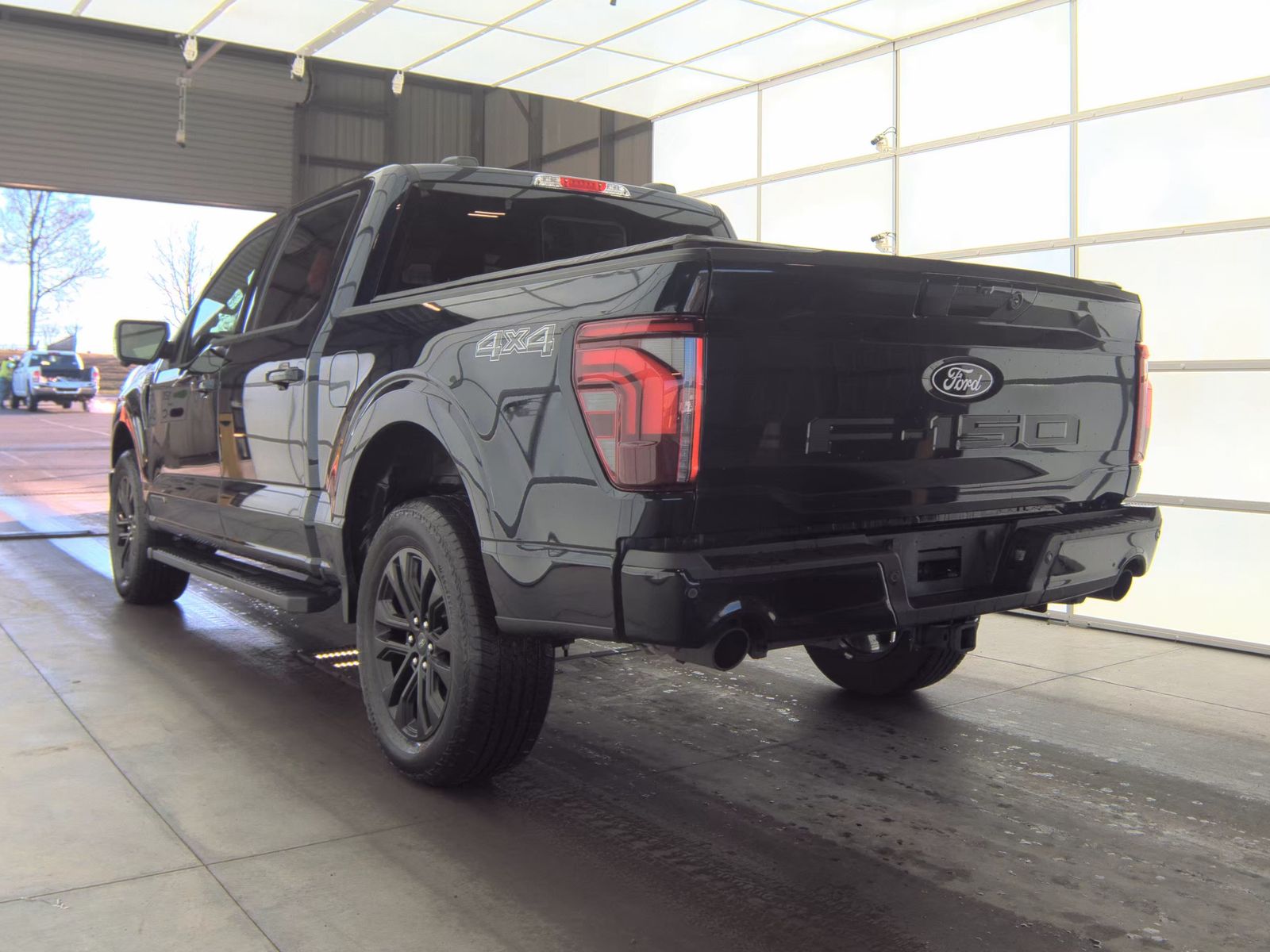 2025 Ford F-150 Hybrid Lariat AWD