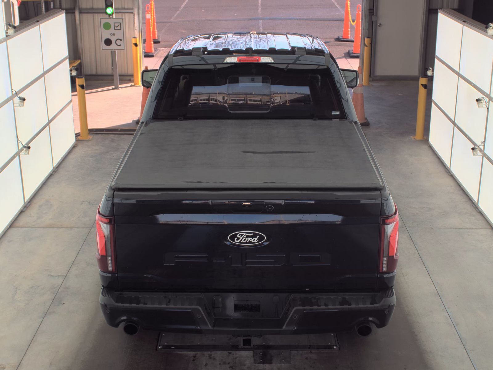 2025 Ford F-150 Hybrid Lariat AWD