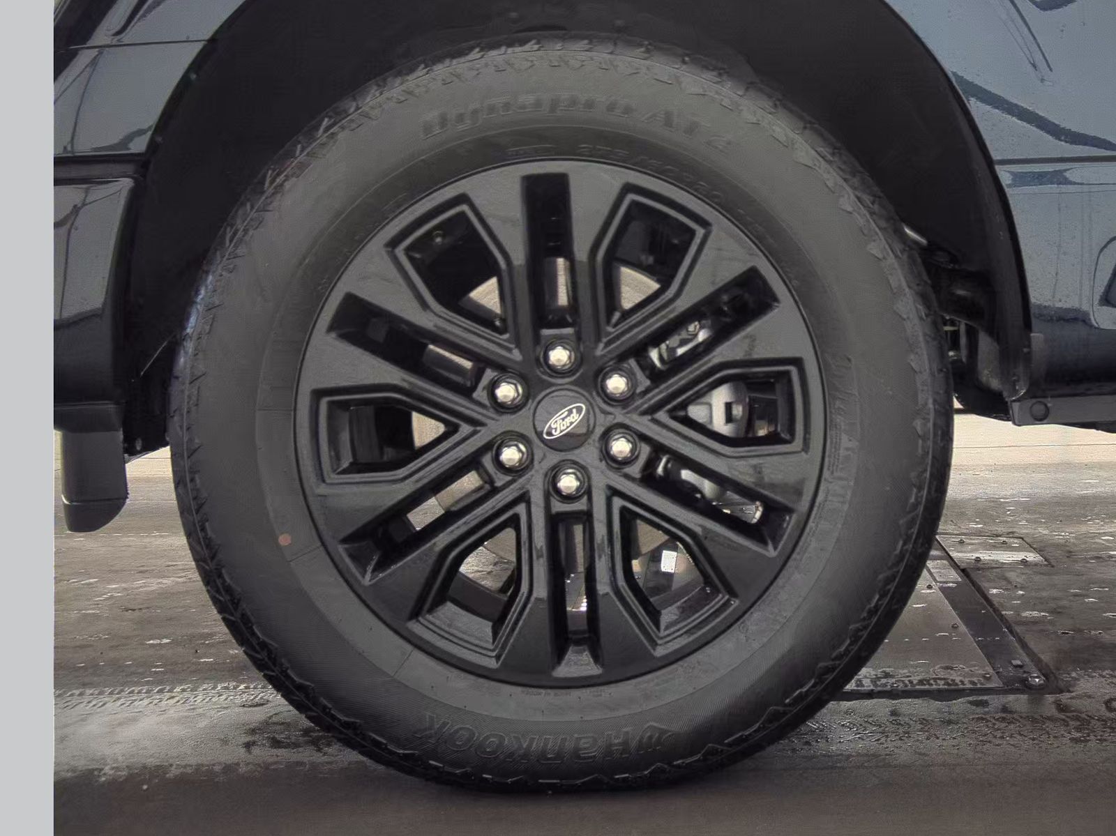 2025 Ford F-150 Hybrid Lariat AWD