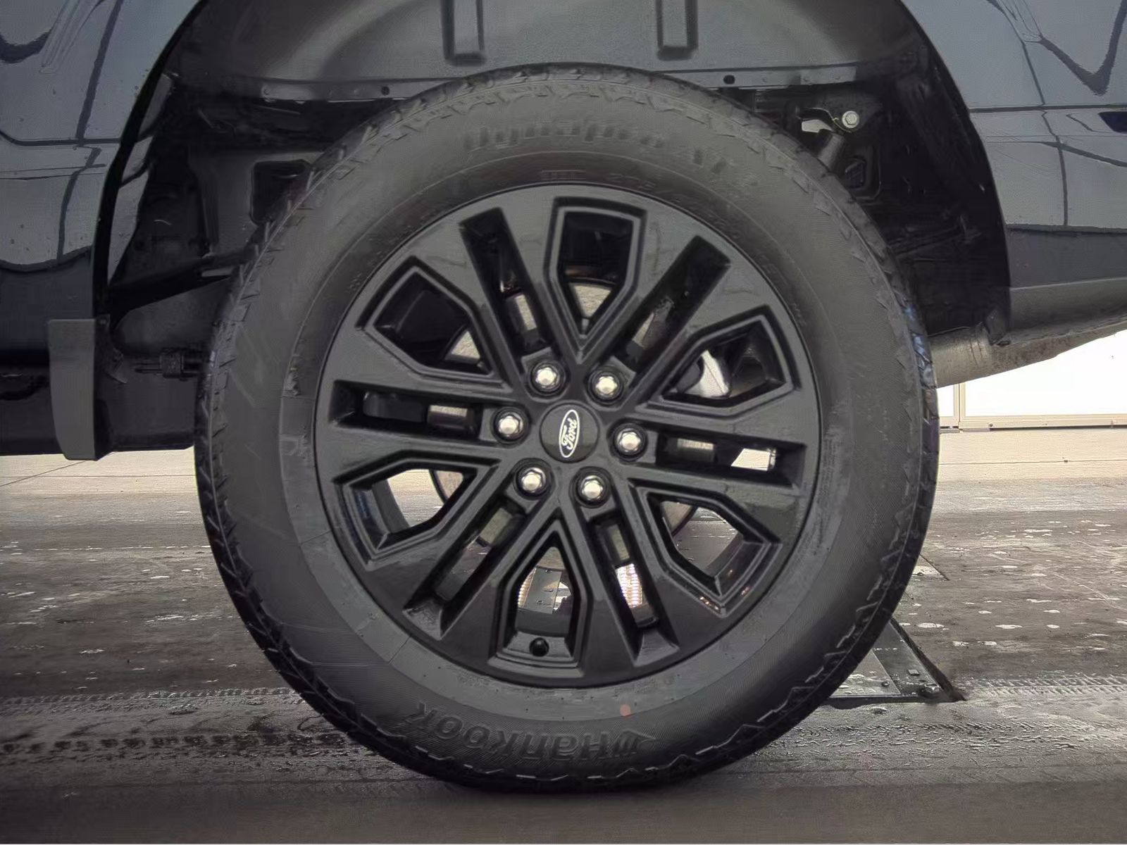 2025 Ford F-150 Hybrid Lariat AWD