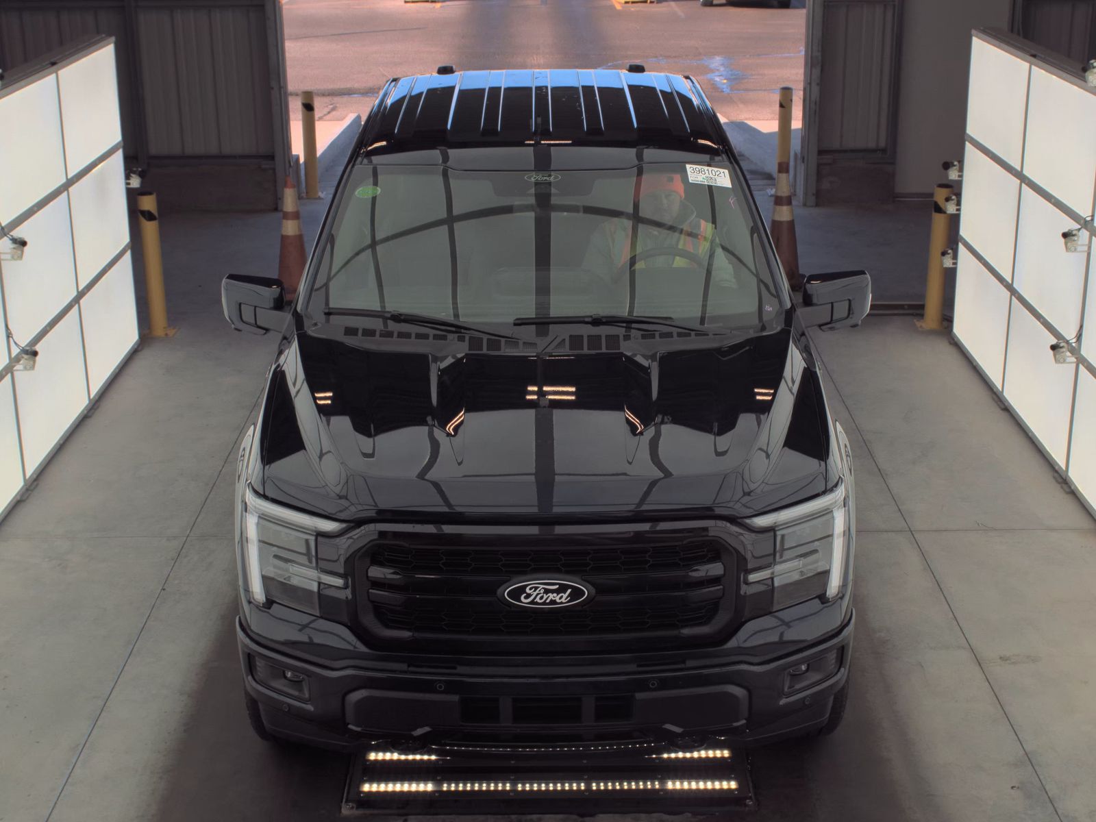 2025 Ford F-150 Hybrid Lariat AWD