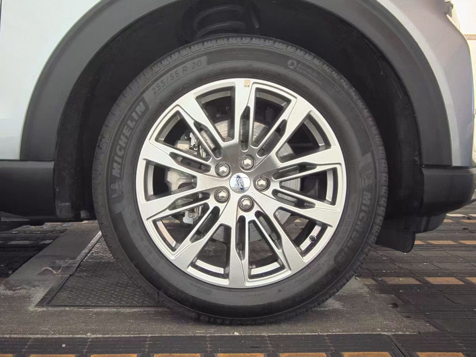 2025 Ford Explorer Platinum AWD