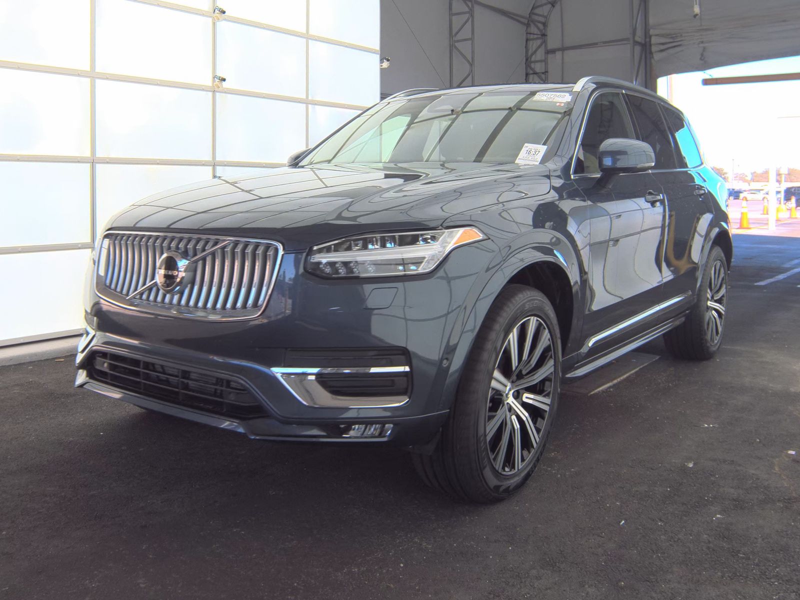 2025 Volvo XC90 B6 Plus AWD