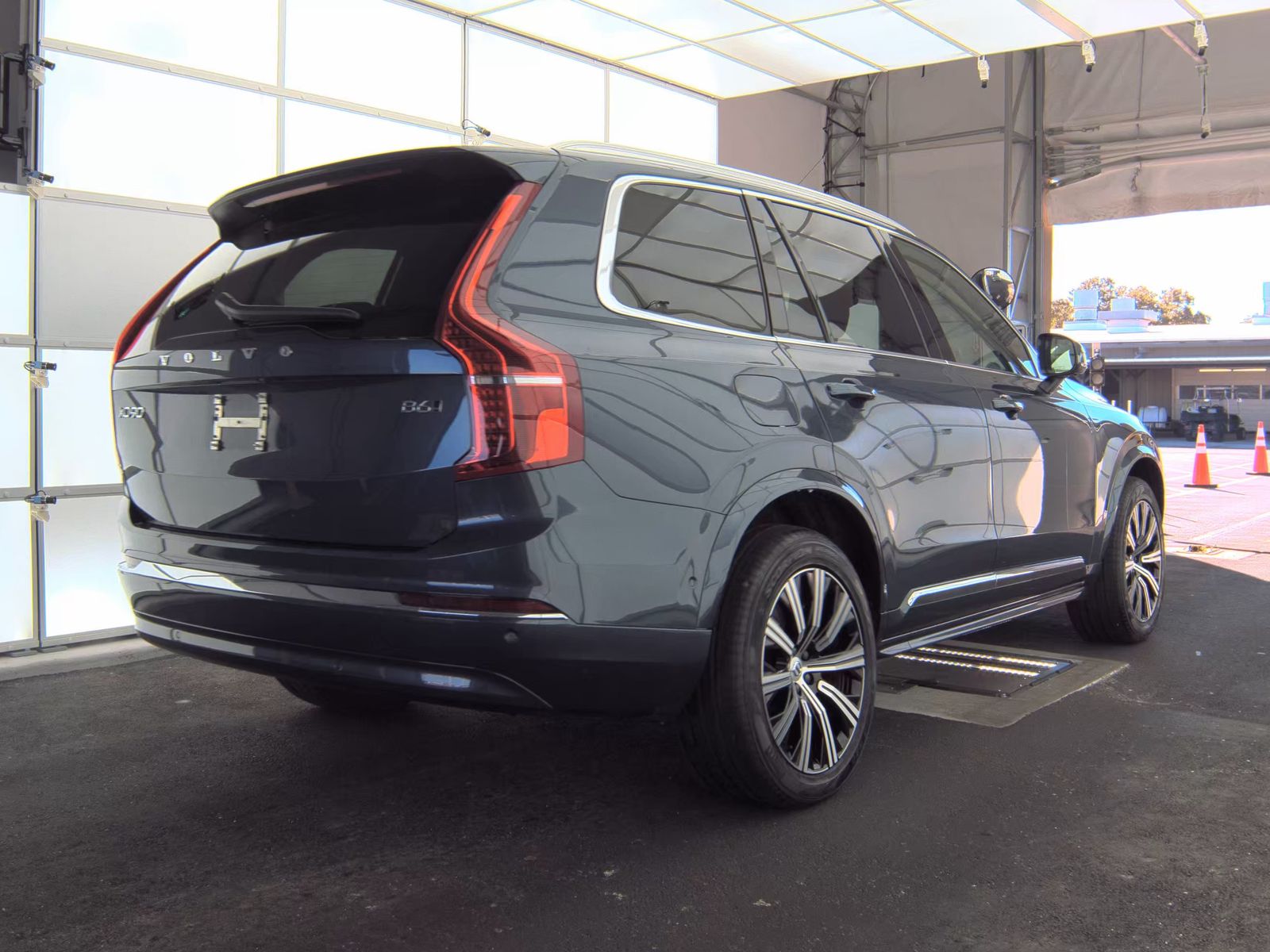 2025 Volvo XC90 B6 Plus AWD