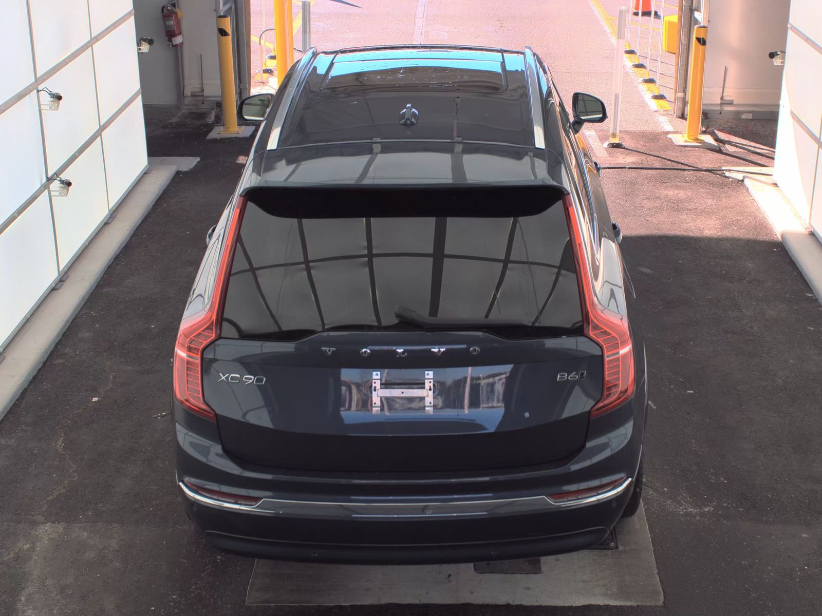 2025 Volvo XC90 B6 Plus AWD