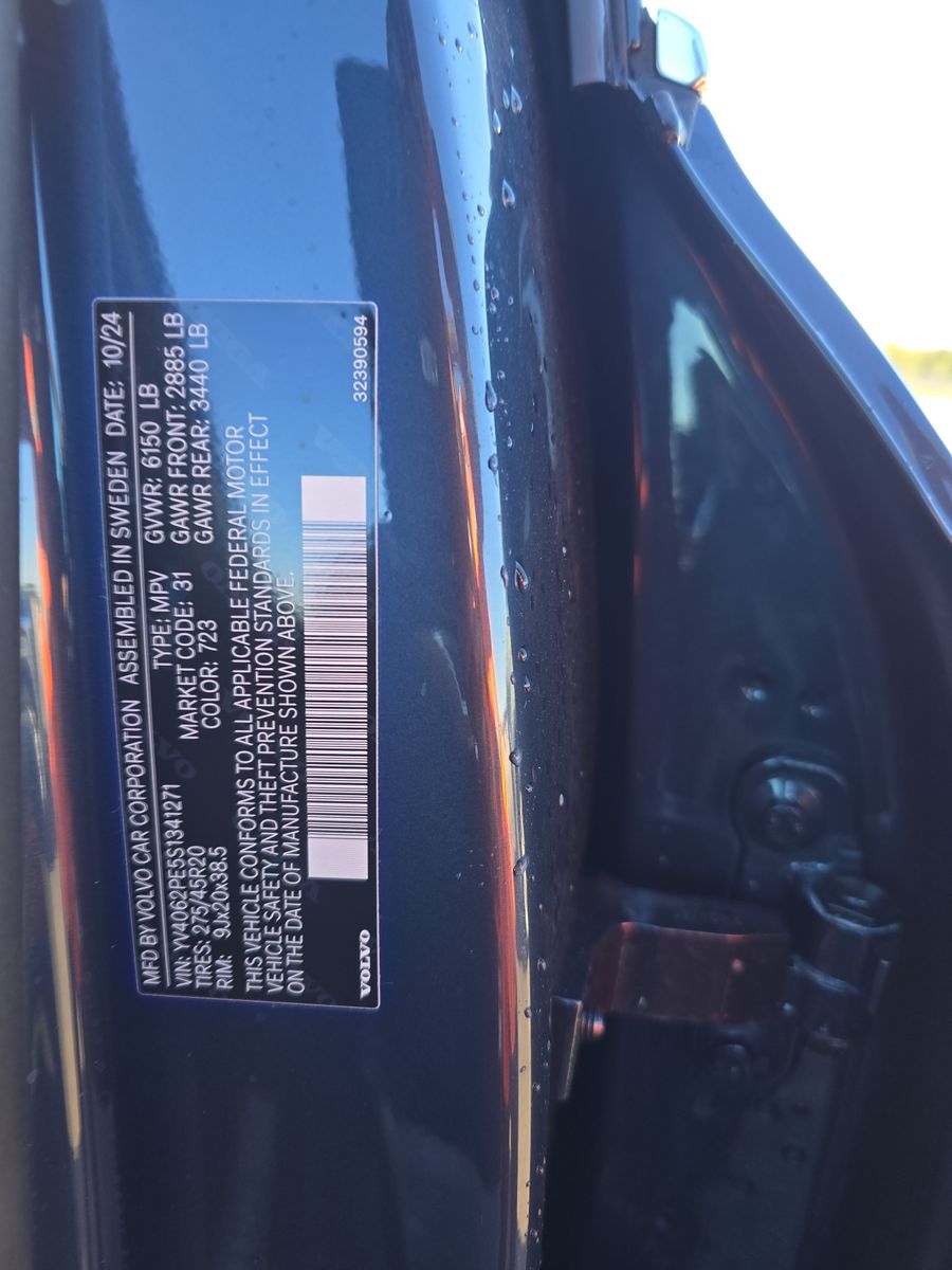 2025 Volvo XC90 B6 Plus AWD