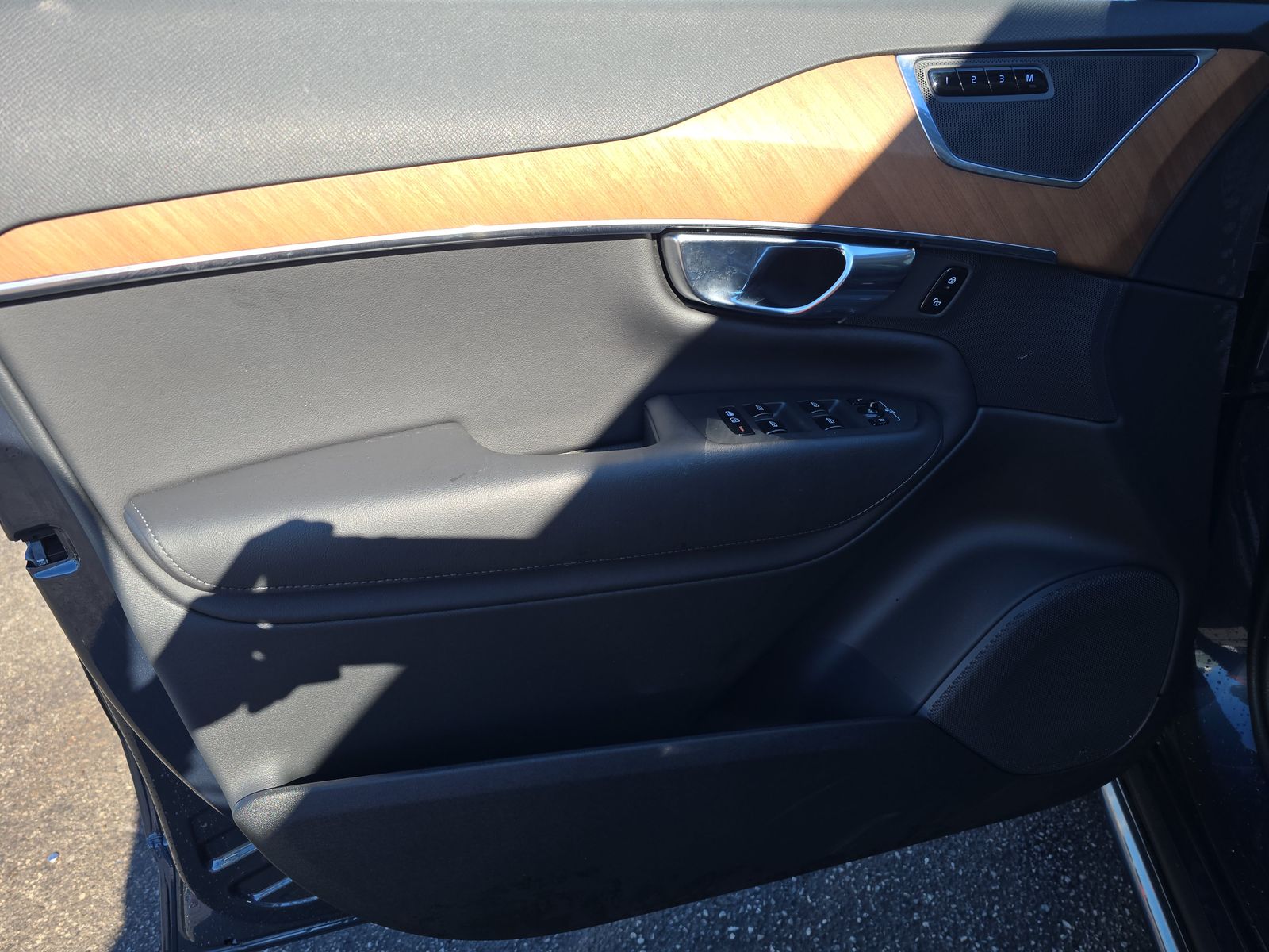 2025 Volvo XC90 B6 Plus AWD