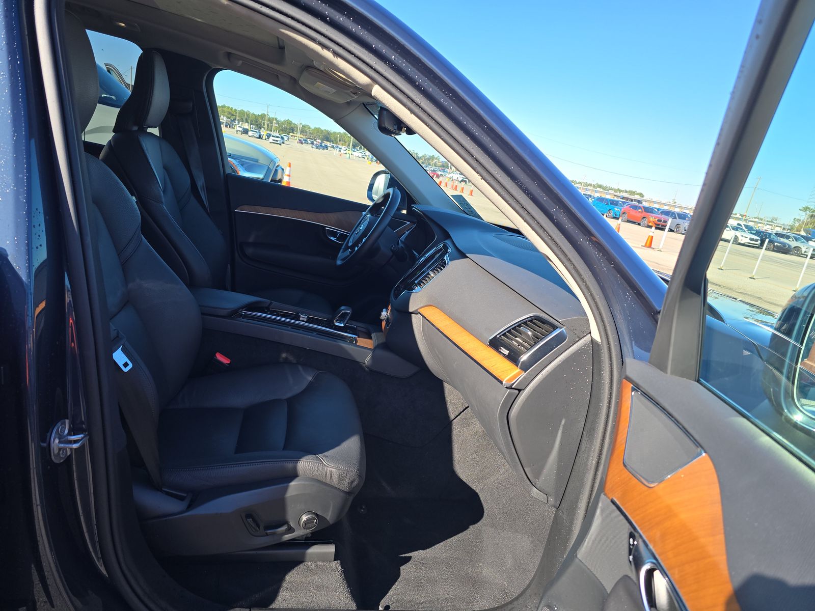 2025 Volvo XC90 B6 Plus AWD