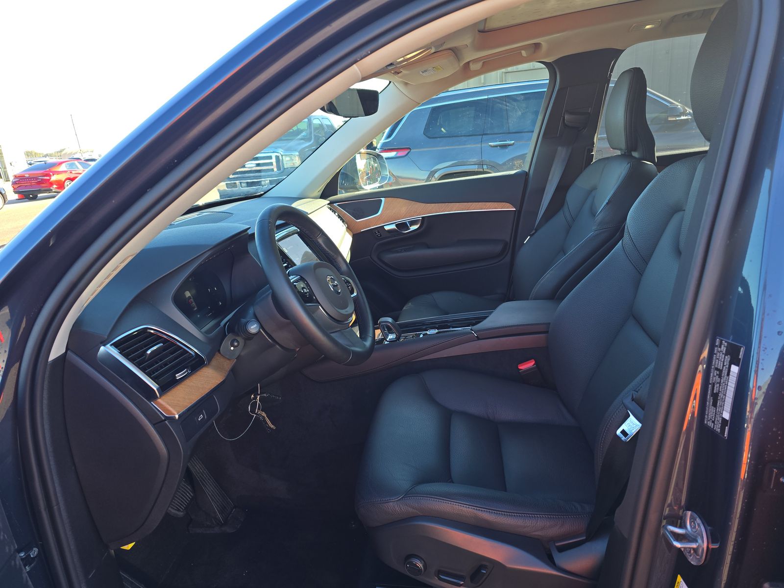 2025 Volvo XC90 B6 Plus AWD