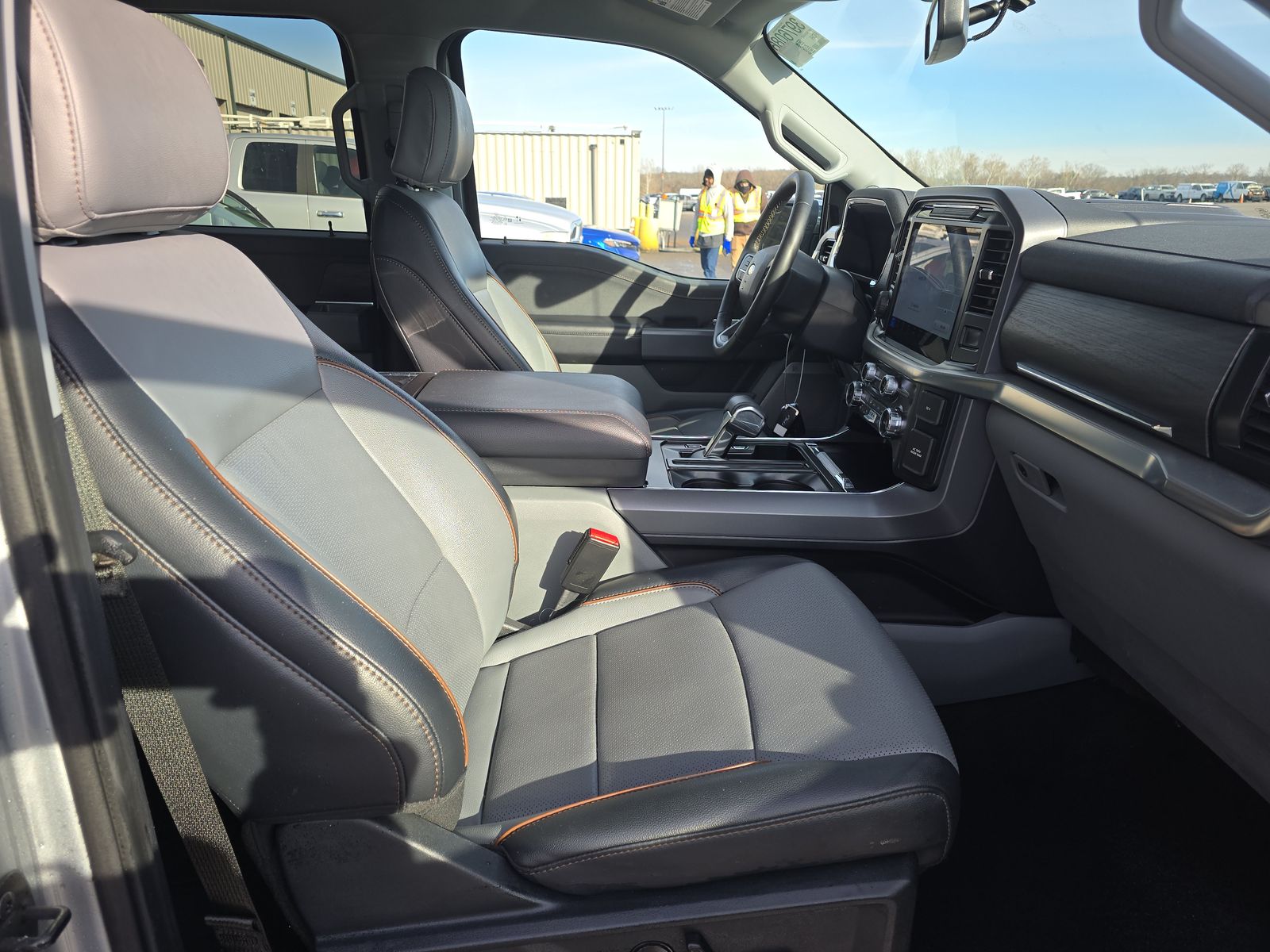 2025 Ford F-150 Lariat AWD