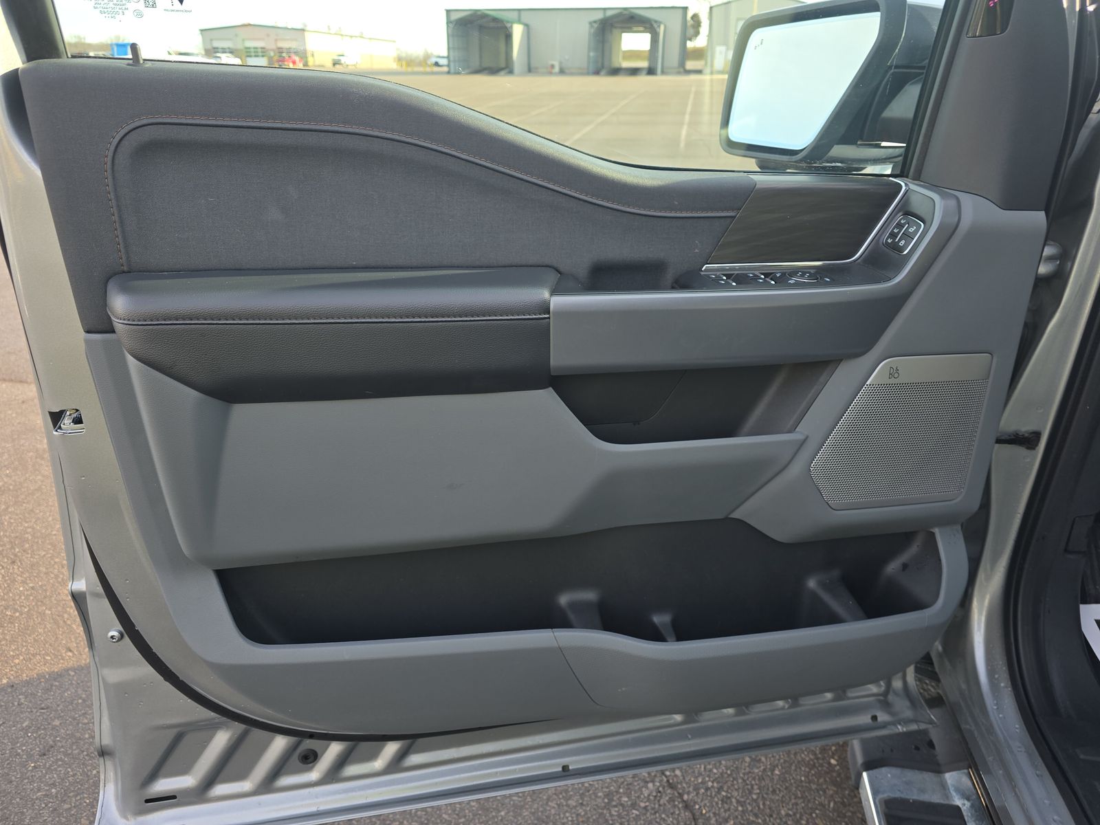 2025 Ford F-150 Lariat AWD