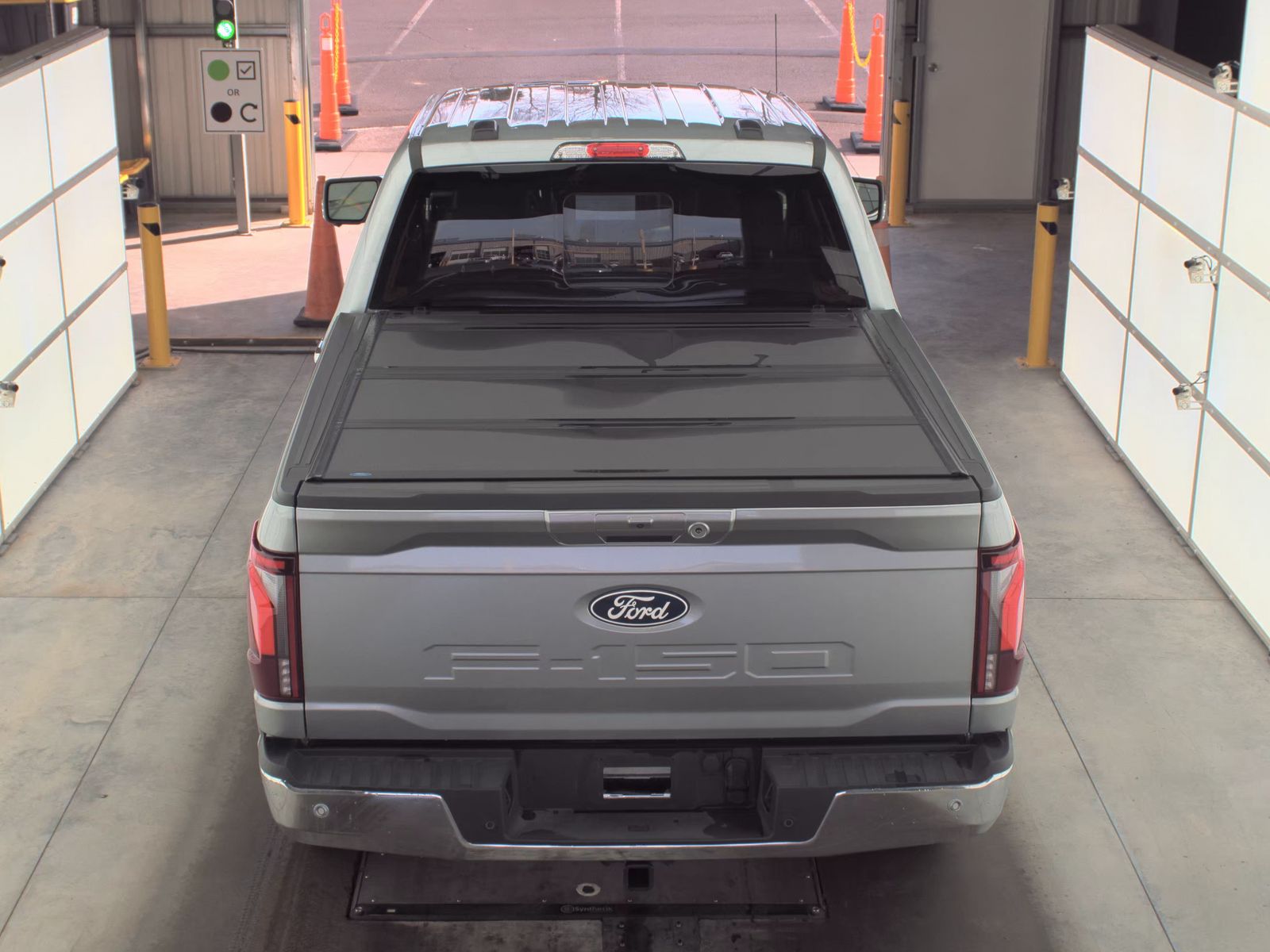 2025 Ford F-150 Lariat AWD