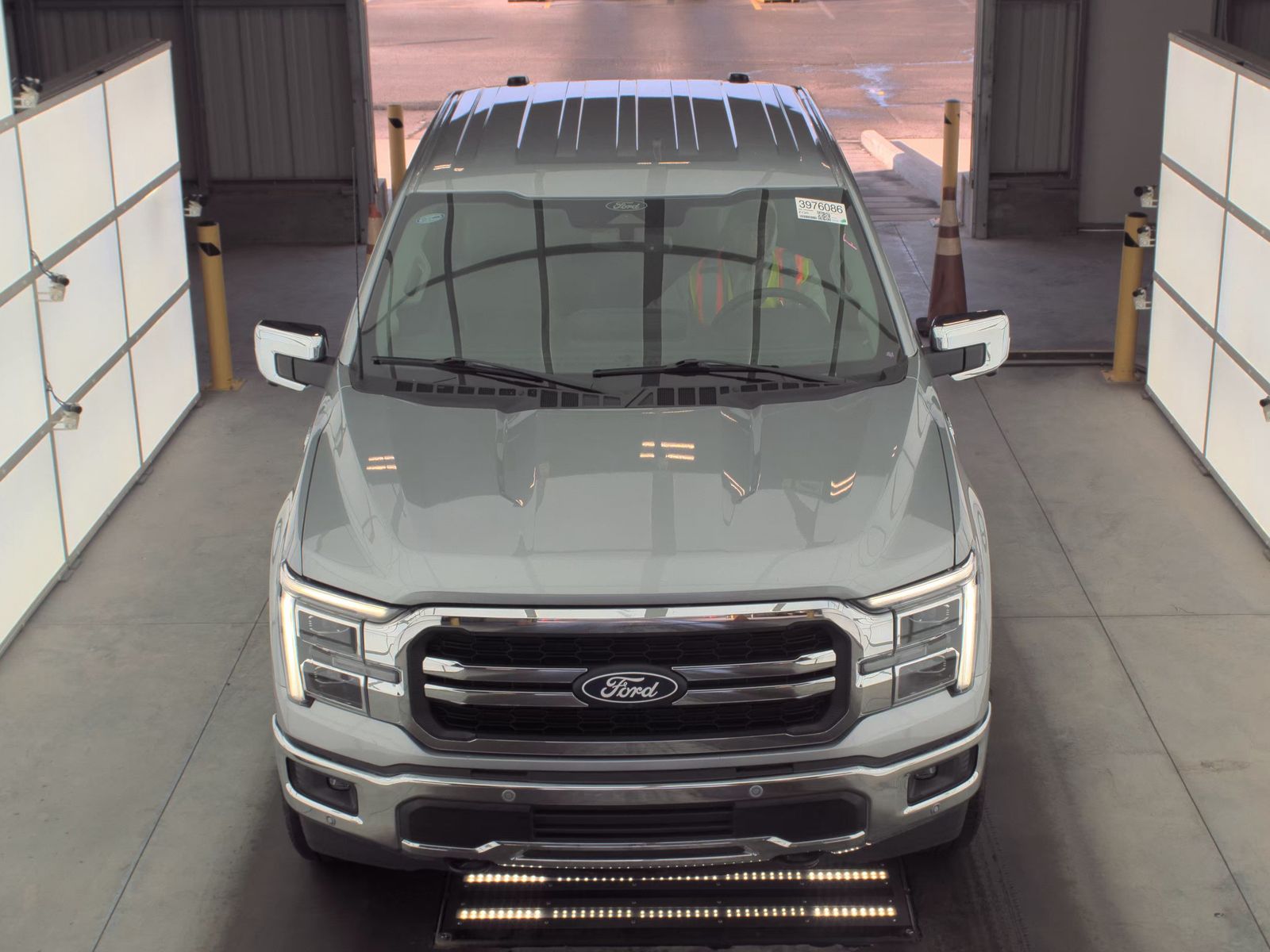 2025 Ford F-150 Lariat AWD
