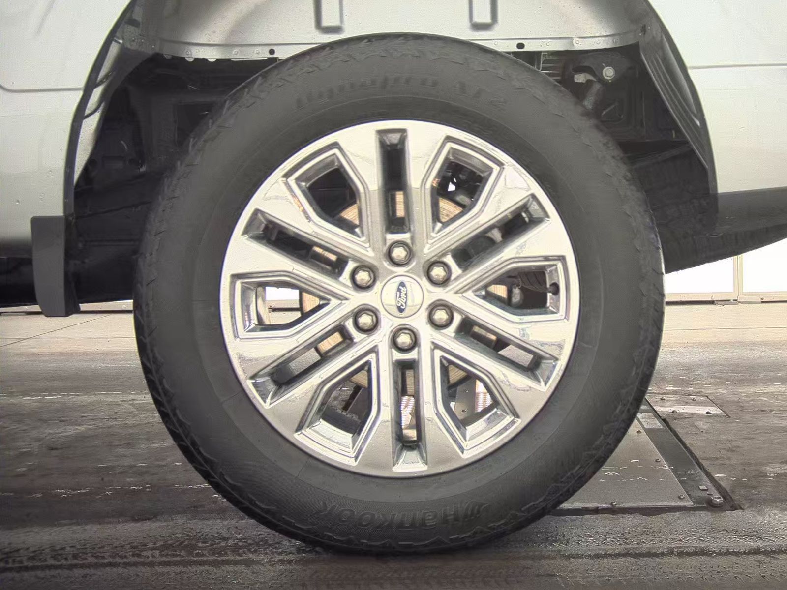 2025 Ford F-150 Lariat AWD