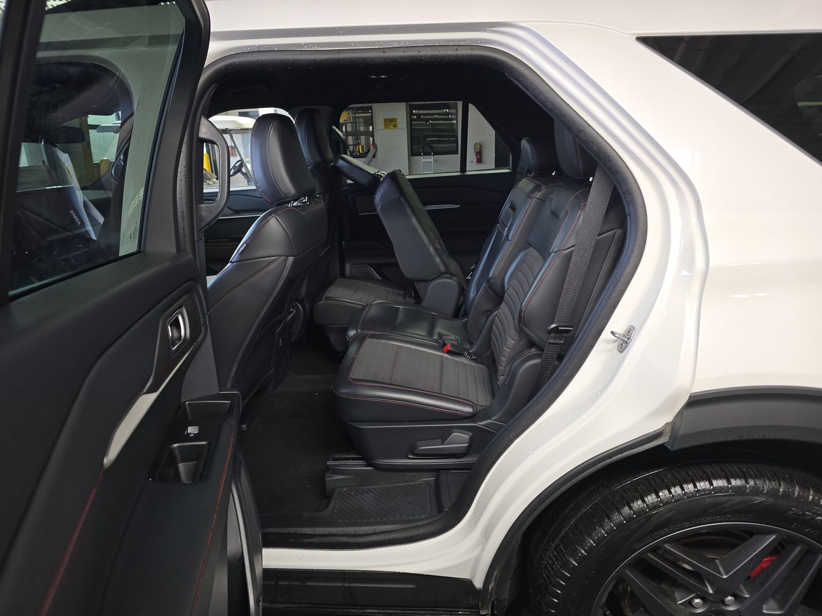 2025 Ford Explorer ST-Line AWD