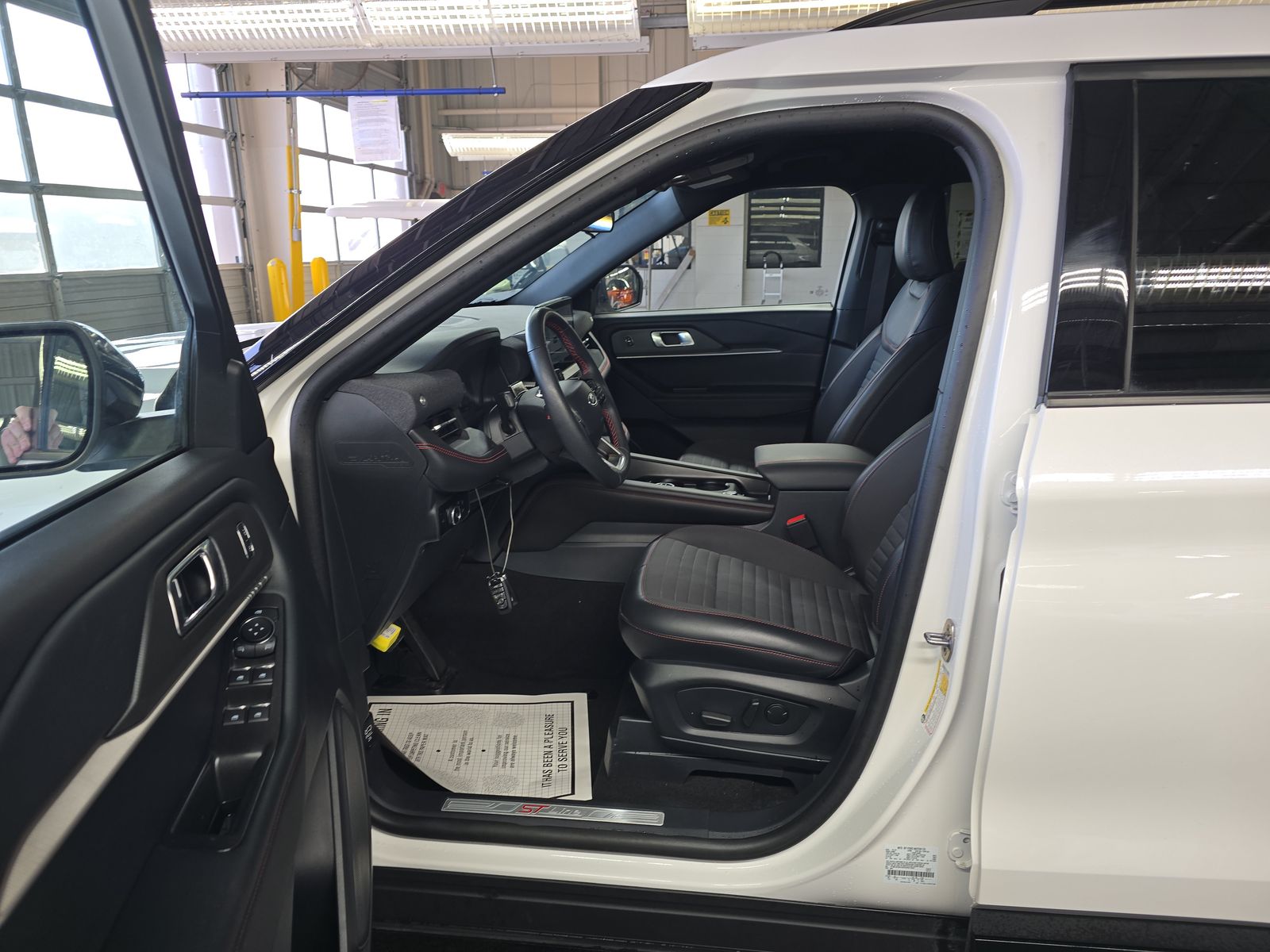 2025 Ford Explorer ST-Line AWD