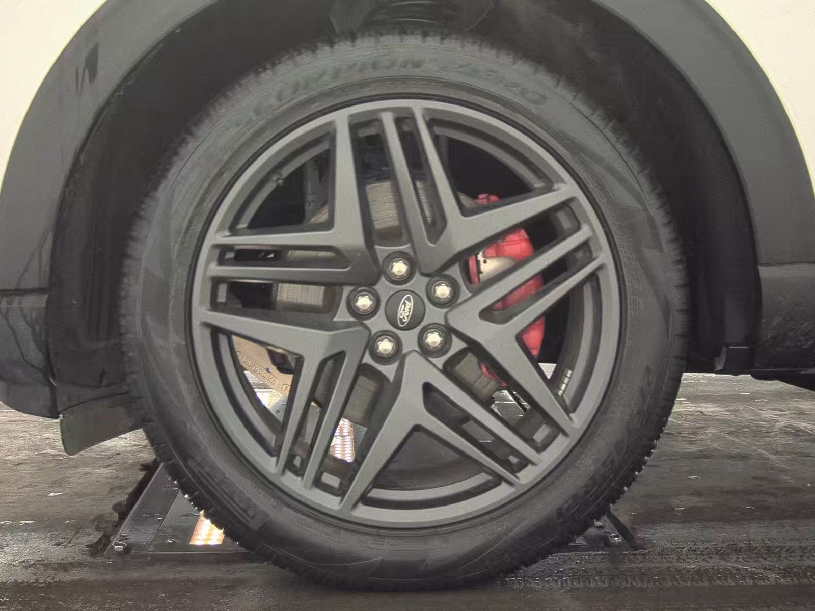 2025 Ford Explorer ST-Line AWD