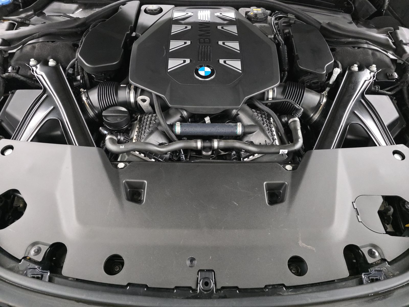 2023 BMW 7 Series 760i xDrive AWD