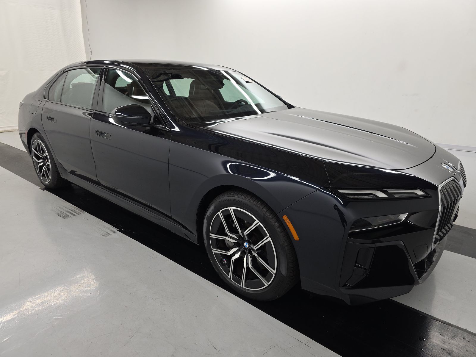 2023 BMW 7 Series 760i xDrive AWD