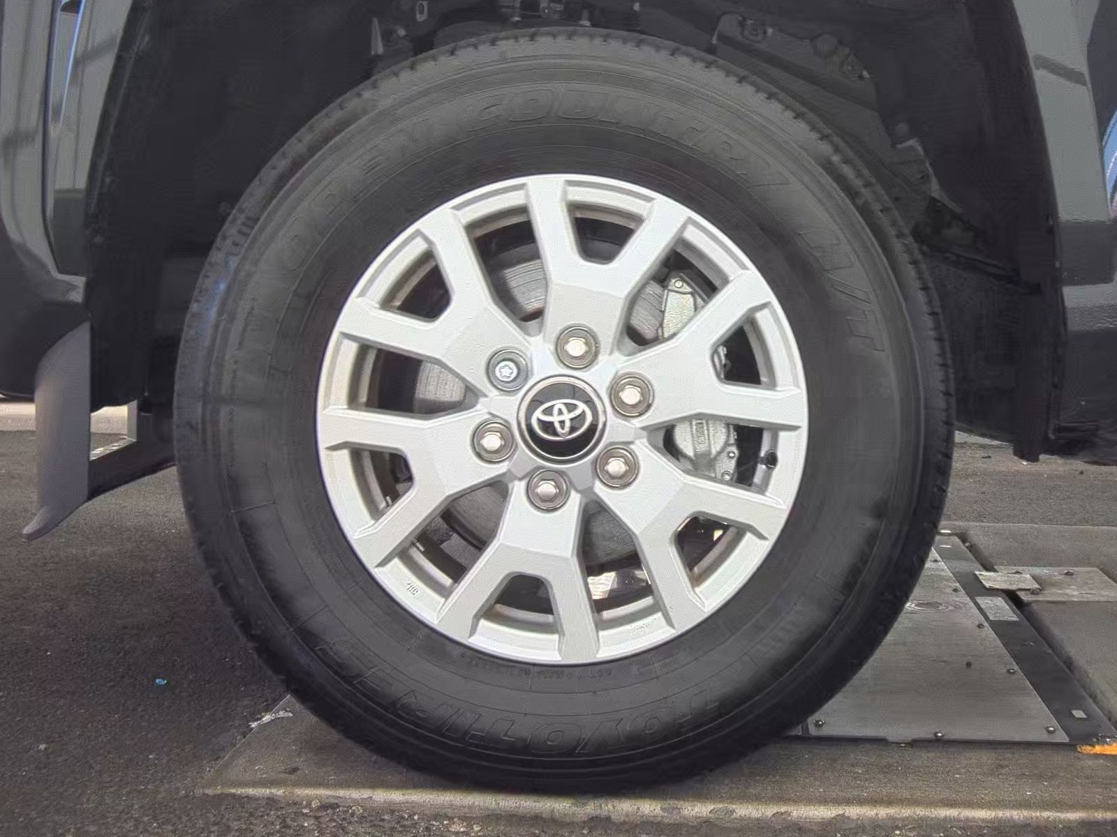 2025 Toyota Tacoma SR5 RWD