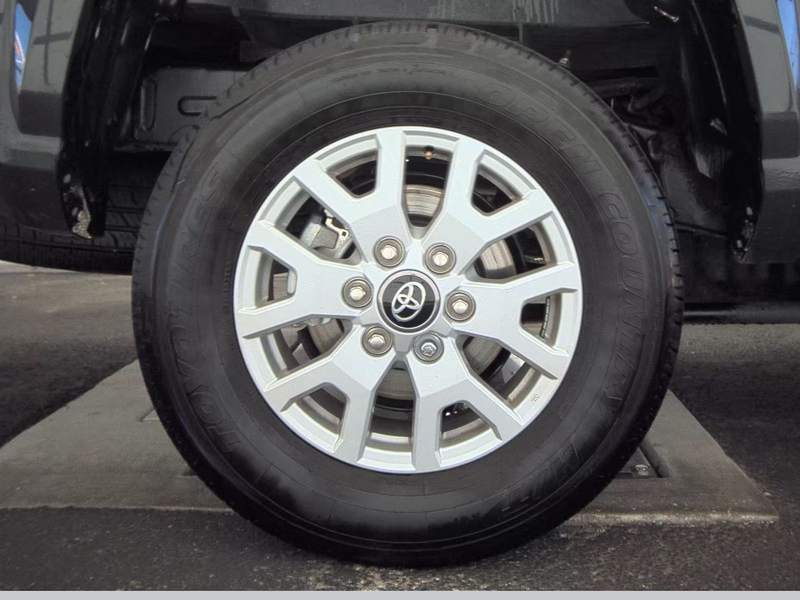 2025 Toyota Tacoma SR5 RWD