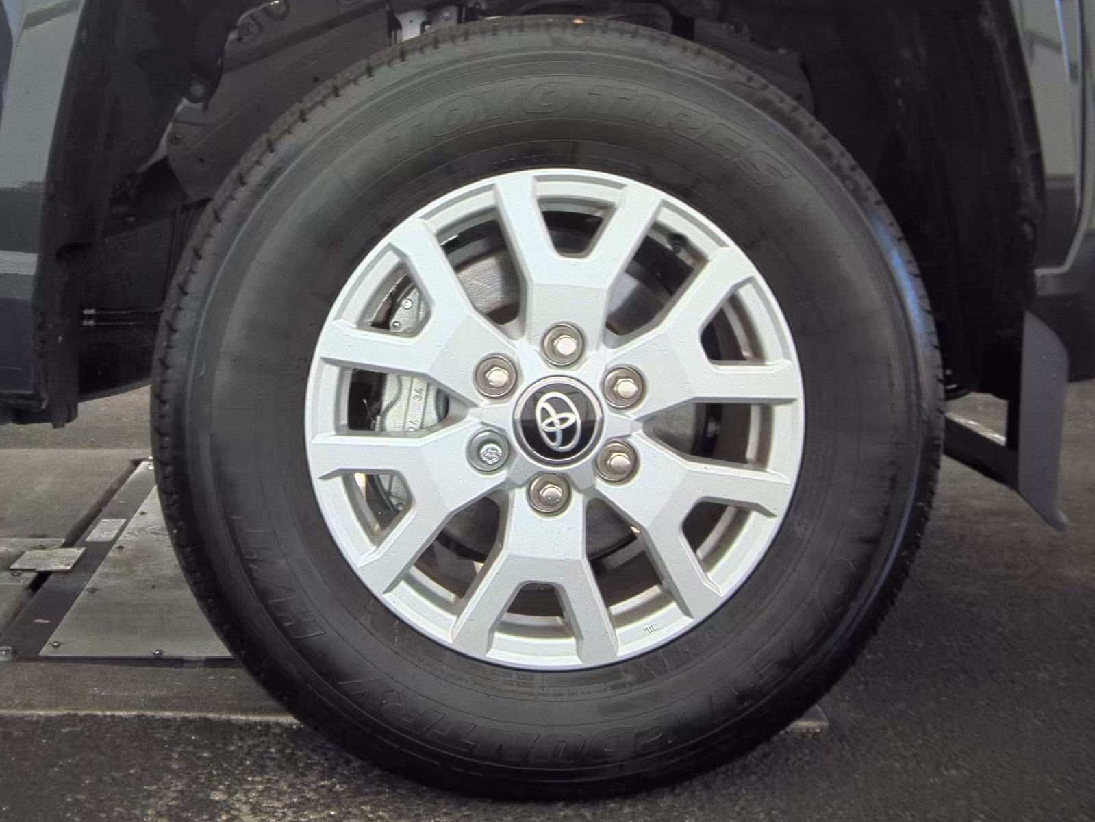 2025 Toyota Tacoma SR5 RWD