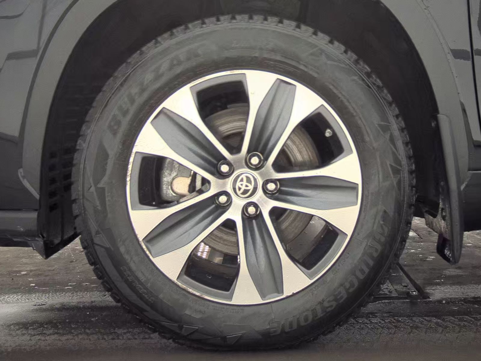 2024 Toyota Highlander Hybrid XLE AWD