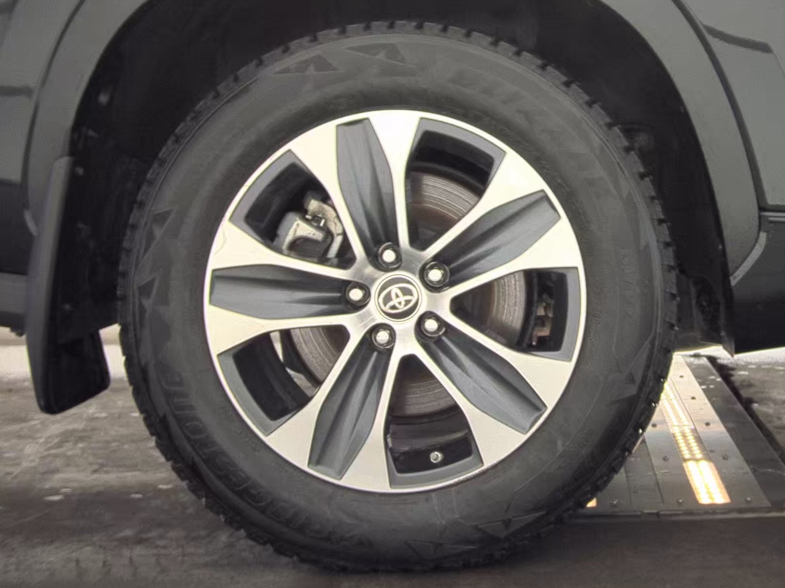 2024 Toyota Highlander Hybrid XLE AWD