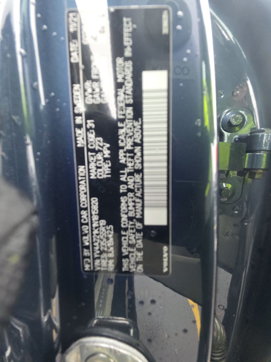 2022 Volvo XC90 T6 Momentum AWD