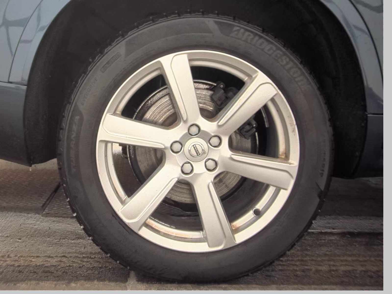 2022 Volvo XC90 T6 Momentum AWD