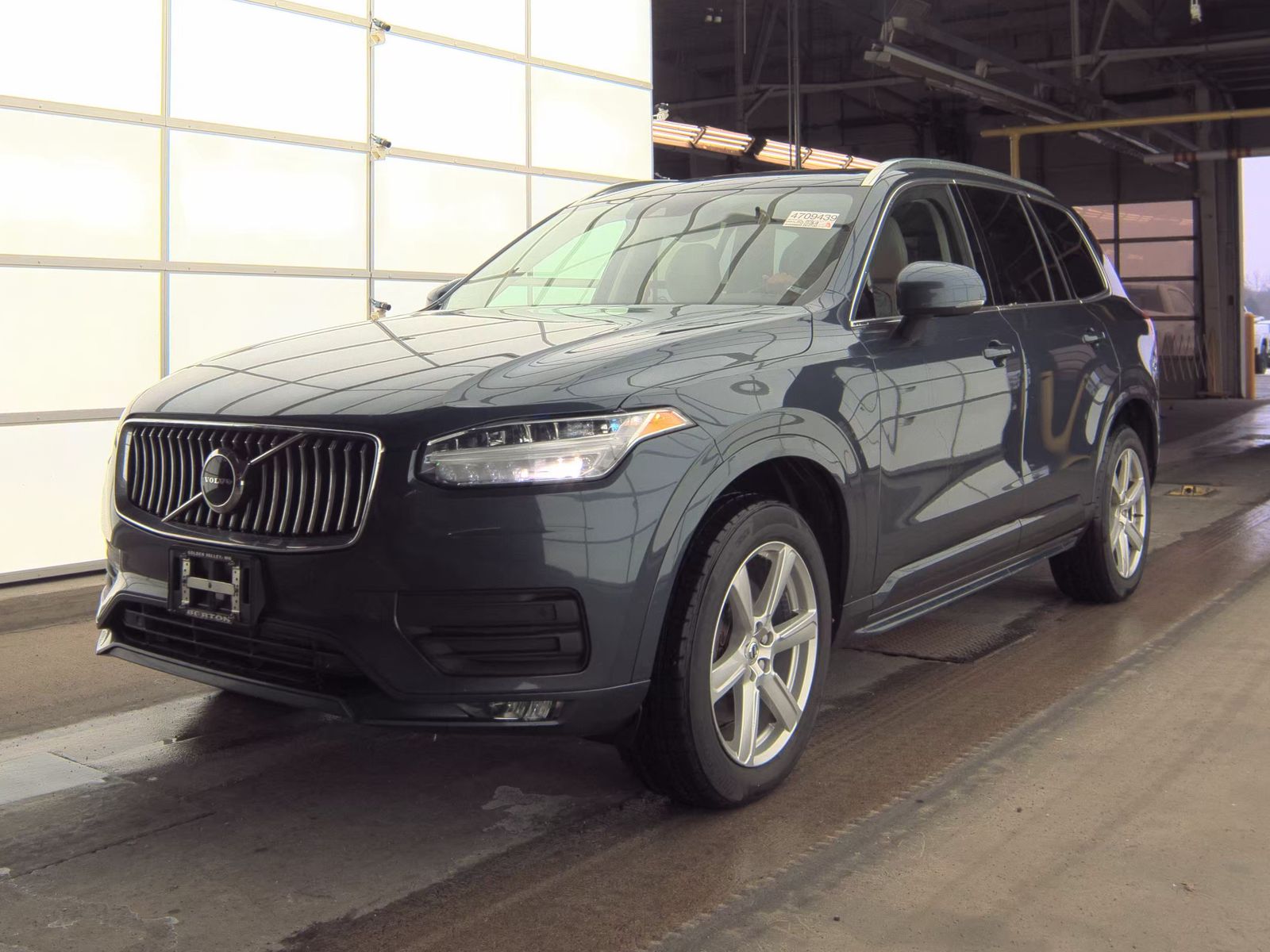 2022 Volvo XC90 T6 Momentum AWD