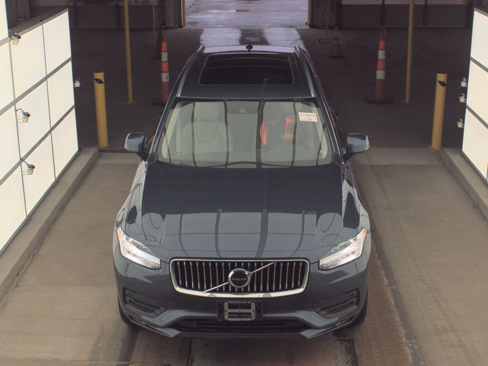 2022 Volvo XC90 T6 Momentum AWD