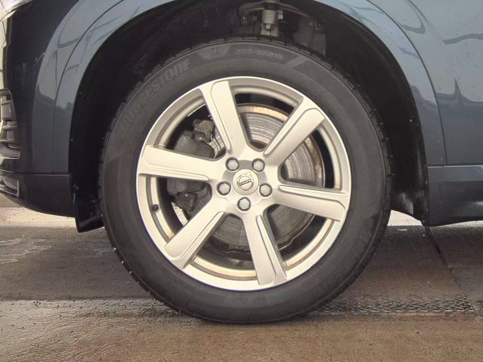 2022 Volvo XC90 T6 Momentum AWD