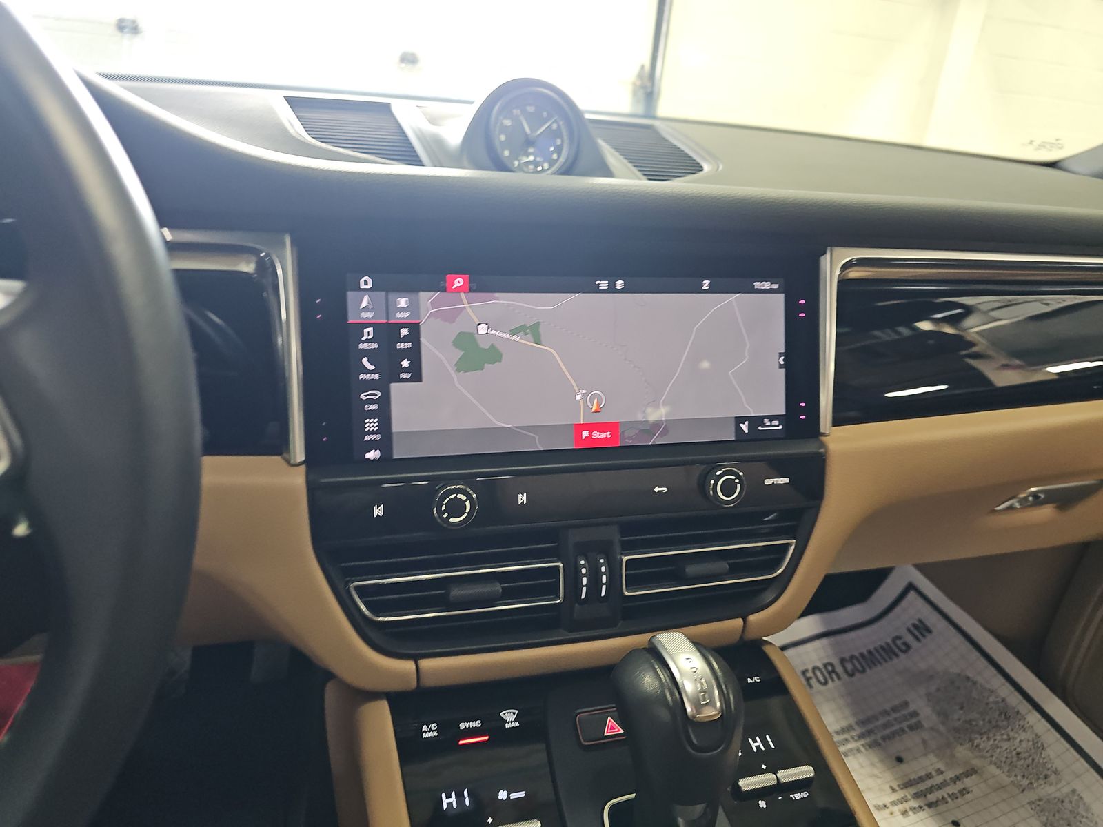 2023 Porsche Macan Base AWD