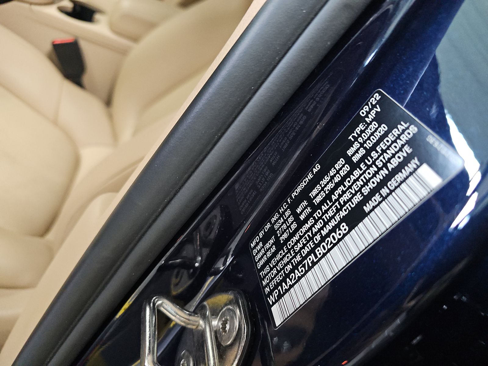 2023 Porsche Macan Base AWD