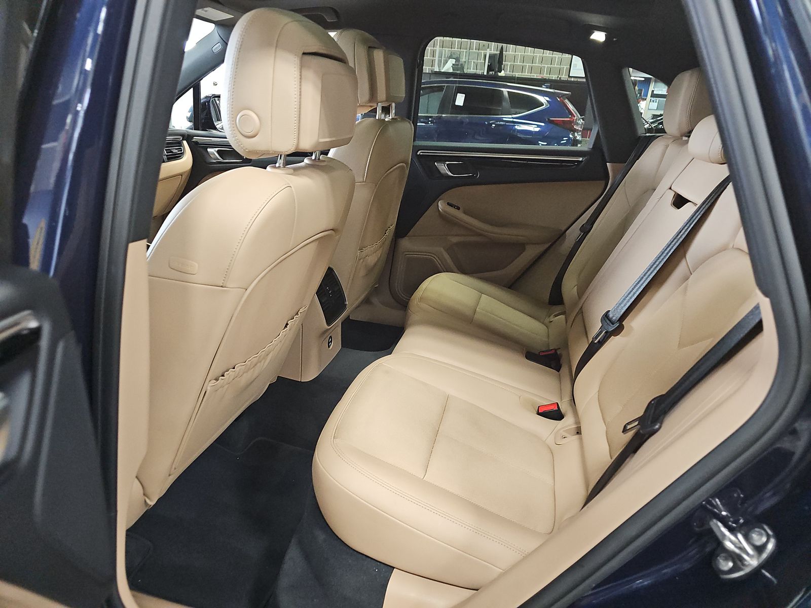 2023 Porsche Macan Base AWD