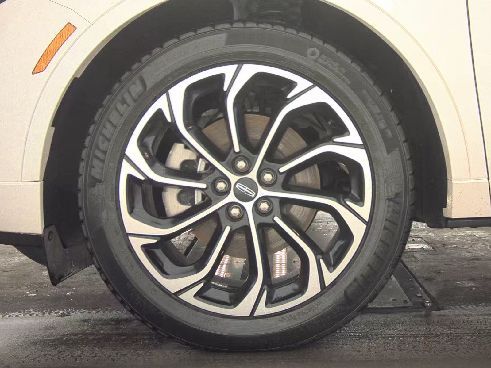 2025 Lincoln Nautilus Reserve AWD