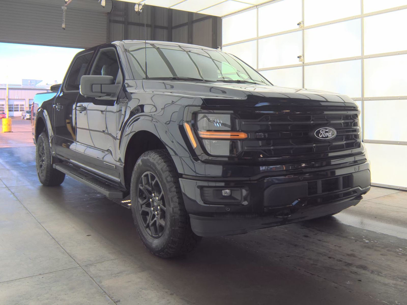 2025 Ford F-150 Hybrid XLT AWD
