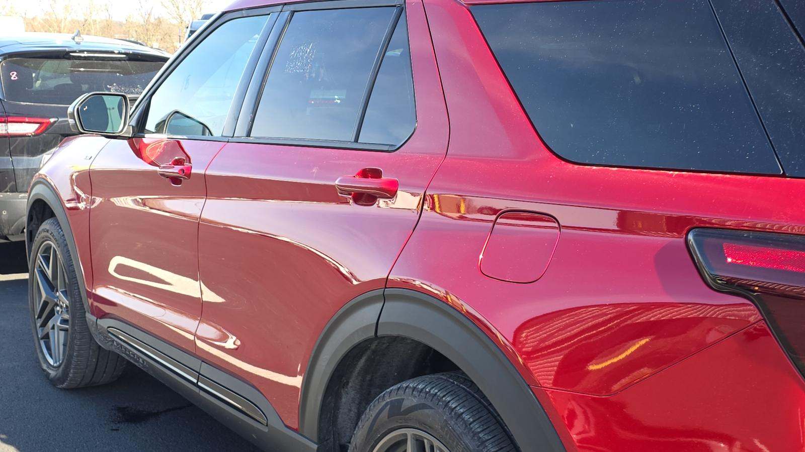 2025 Ford Explorer ST-Line AWD