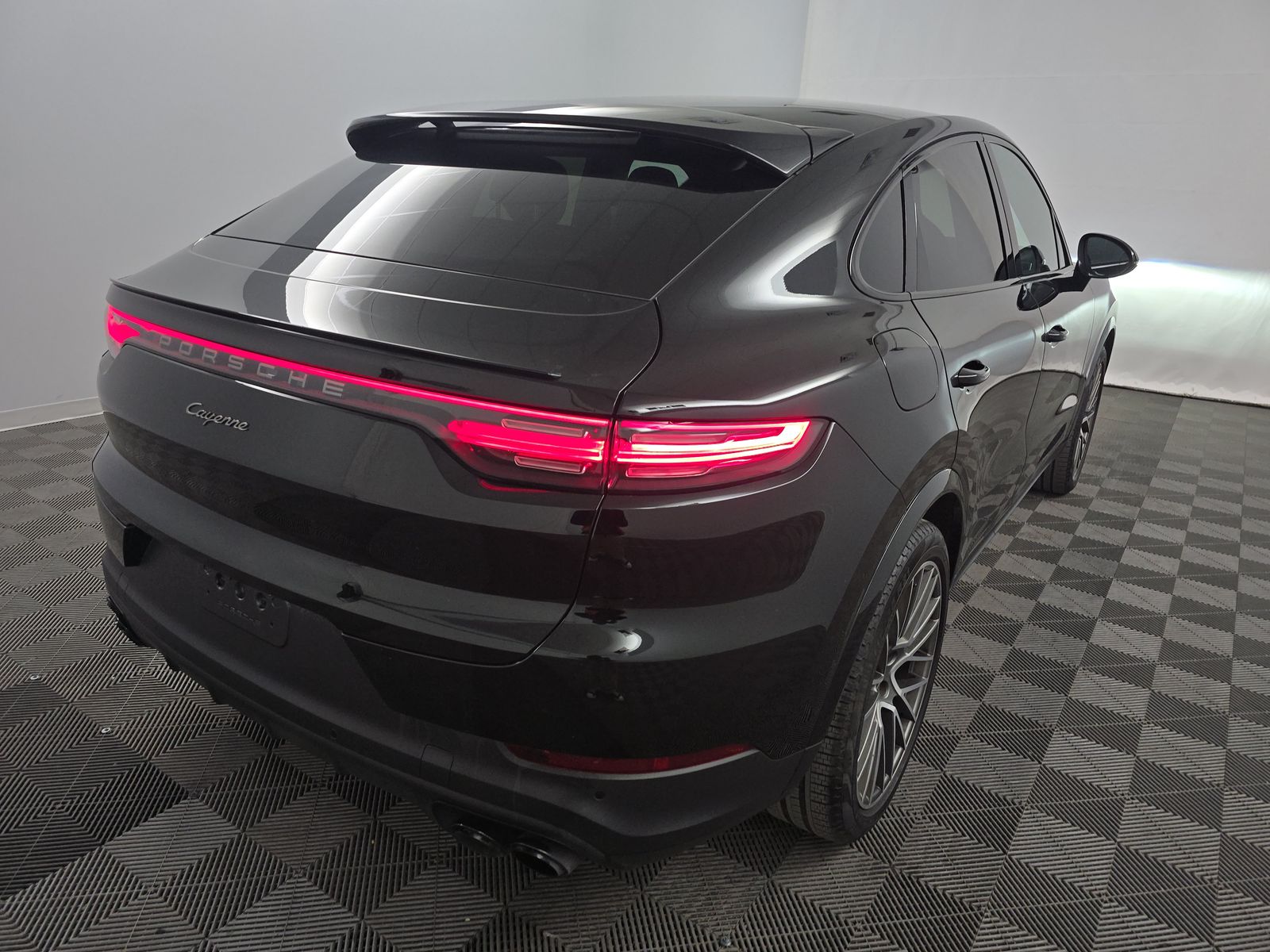 2023 Porsche Cayenne Platinum Edition AWD