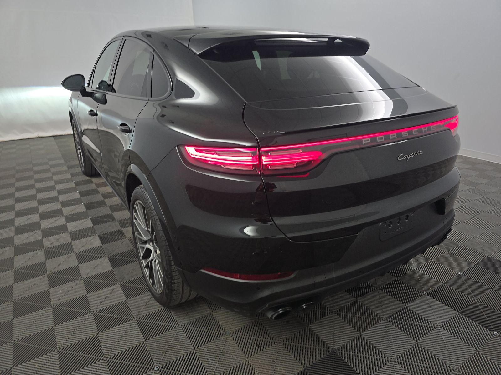 2023 Porsche Cayenne Platinum Edition AWD