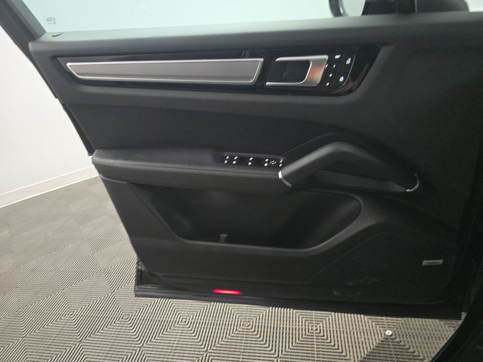 2023 Porsche Cayenne Platinum Edition AWD